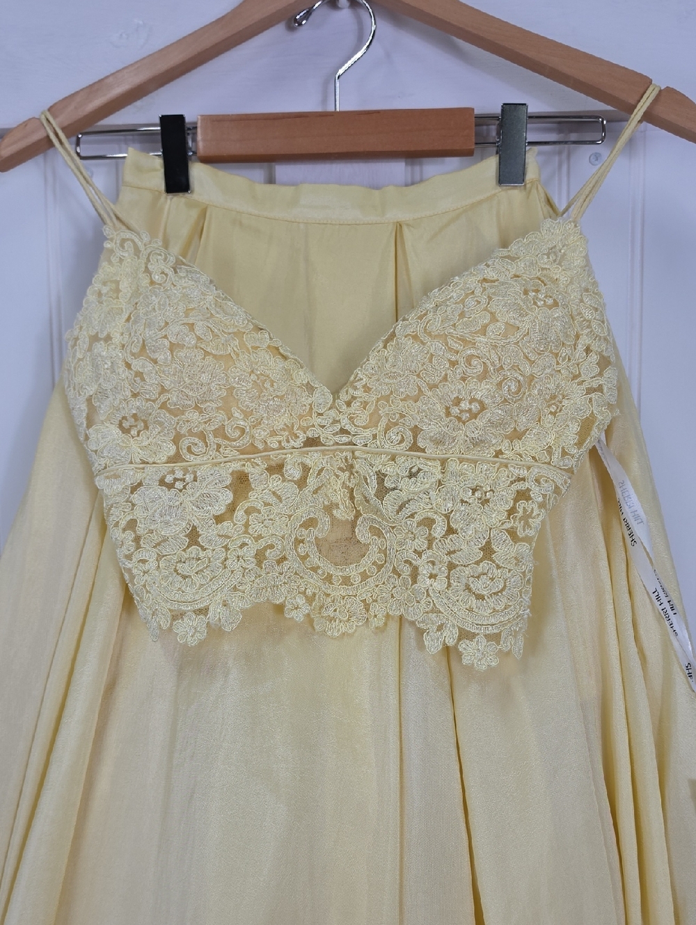 Sherri Hill NWT Yellow Two Piece Lace Bodice A-Line Maxi Skirt Size 00 #52604 - Picture 3 of 10